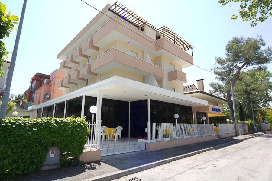 Hotel Pigalle 리치오네 외부 사진