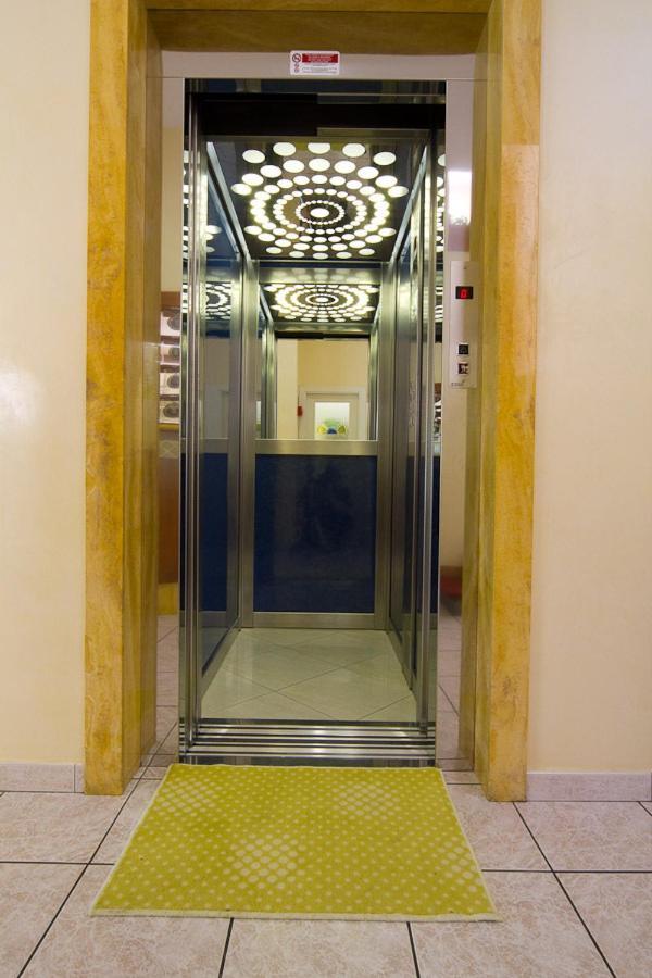 Hotel Pigalle 리치오네 외부 사진