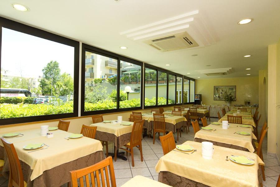 Hotel Pigalle 리치오네 외부 사진