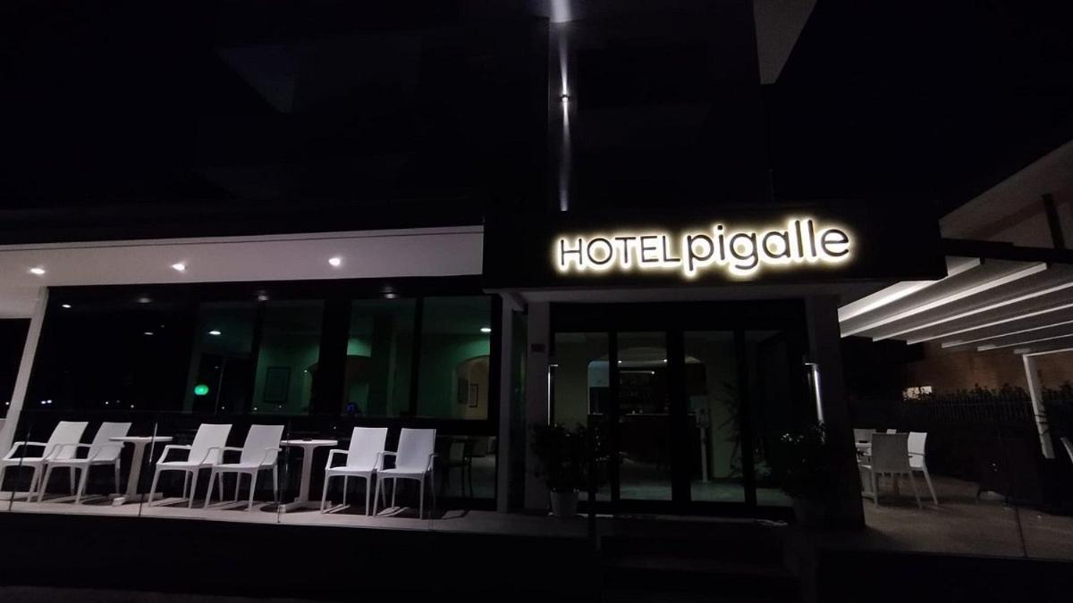 Hotel Pigalle 리치오네 외부 사진