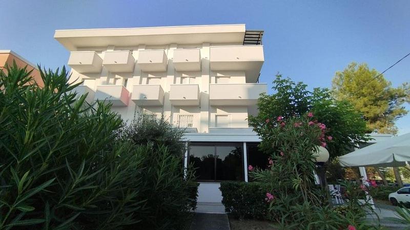 Hotel Pigalle 리치오네 외부 사진